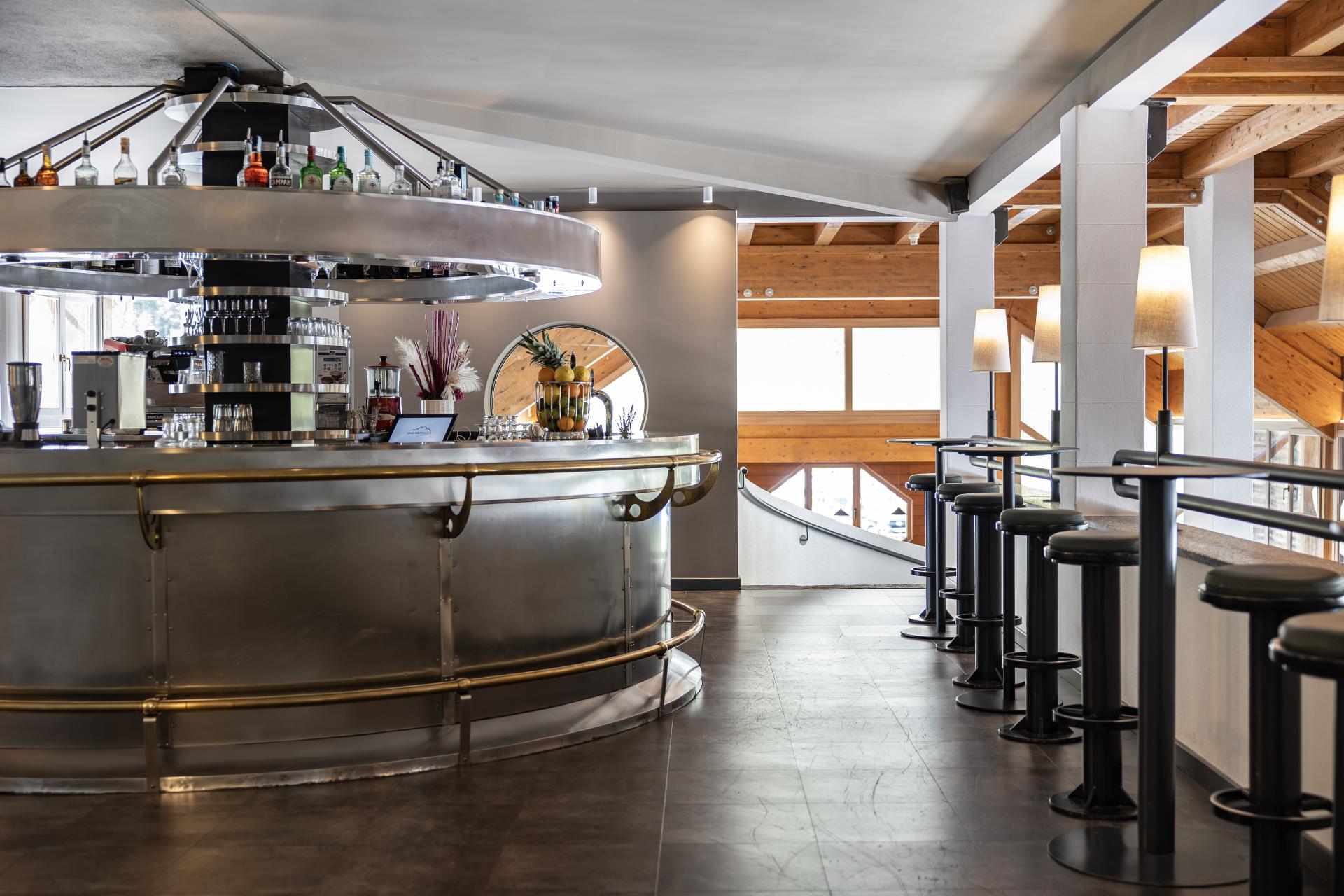 bar